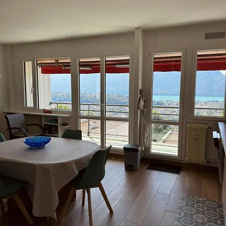 Bright 50m With Magnificent View אקס-לה-באינס