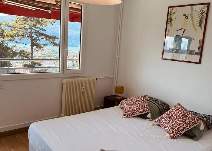 Bright 50m With Magnificent View Lägenhet *